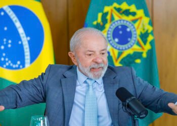 Lula envia ao Congresso projeto de lei pelo fim da escala 6×1