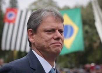“Melhor ministro da Fazenda do Paraguai”: Tarcísio alfineta Haddad pela fuga de investimentos brasileiros ao país vizinho