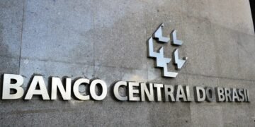 Banco Central corta a Selic pela terceira vez seguida e taxa chega a 14,25% ao ano