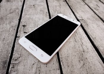 Brasil estreia banco nacional de celulares roubados com 3,3 milhões de aparelhos e consulta pública pelo IMEI