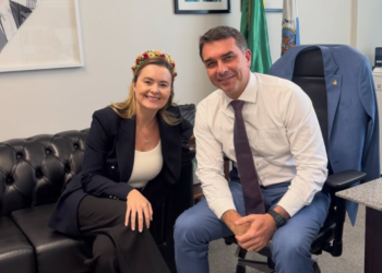 Júlia Zanatta sinaliza interesse em ser vice de Flávio Bolsonaro: “Sempre pronta para o combate”