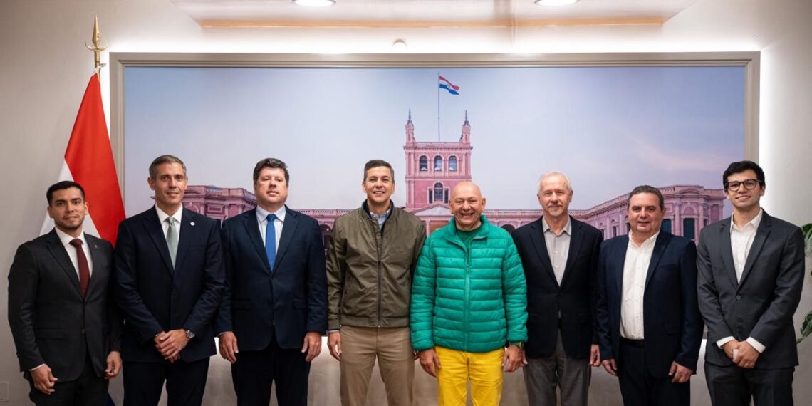 Dono da Havan visita Paraguai e estuda abrir lojas no país vizinho