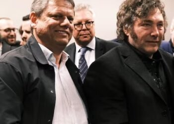 Milei se reúne com Tarcísio no sábado antes da convenção do PL que oficializa Flávio Bolsonaro
