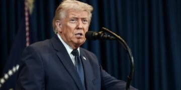 Trump confirma tarifaço de 25% sobre produtos brasileiros e governo Lula estuda retaliação