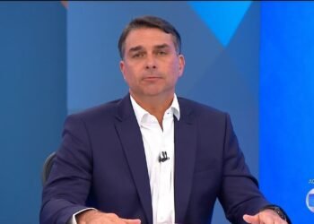 Flávio Bolsonaro no jornal nacional