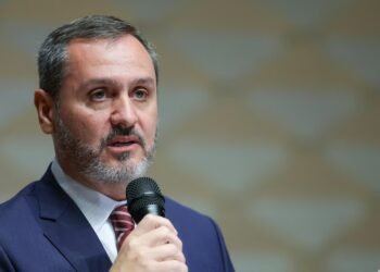 STF já tem maioria para manter chefe da PF afastado