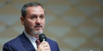 STF já tem maioria para manter chefe da PF afastado